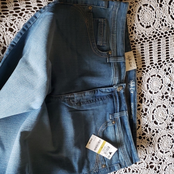 Jeans - Picture 3 of 3